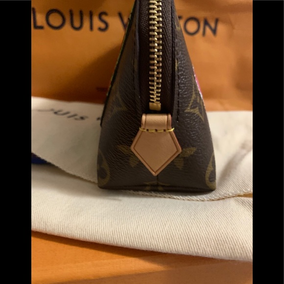 ❌GONE❌Louis Vuitton Le Patches cosmetic pouch PM - Picture 4 of 8